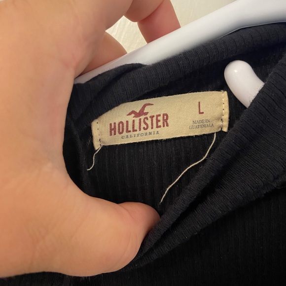 Hollister Keyhole Top Large - Picture 2 of 4